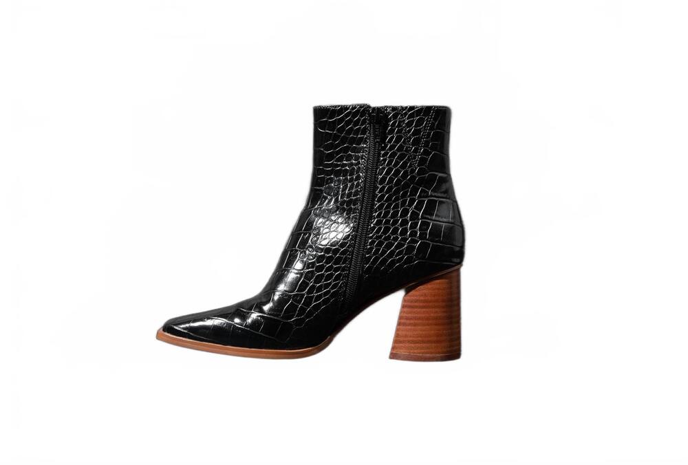 NEW VOLAIR women's eco-friendly leather cushioned chunky heel booties in black